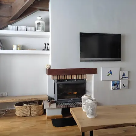 Casa Marmotte - Tucasaenlospirineos Apartment Escarrilla